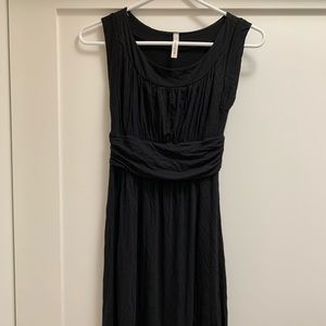 Gilli Cinched waisted black dress